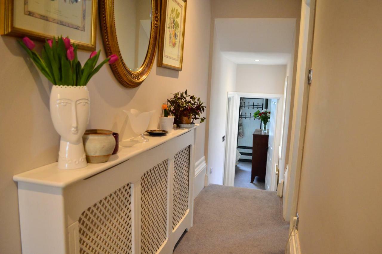 Flat 3, 6 Lypiatt Terrace Gloucestershire Gl50 2sx Cheltenham